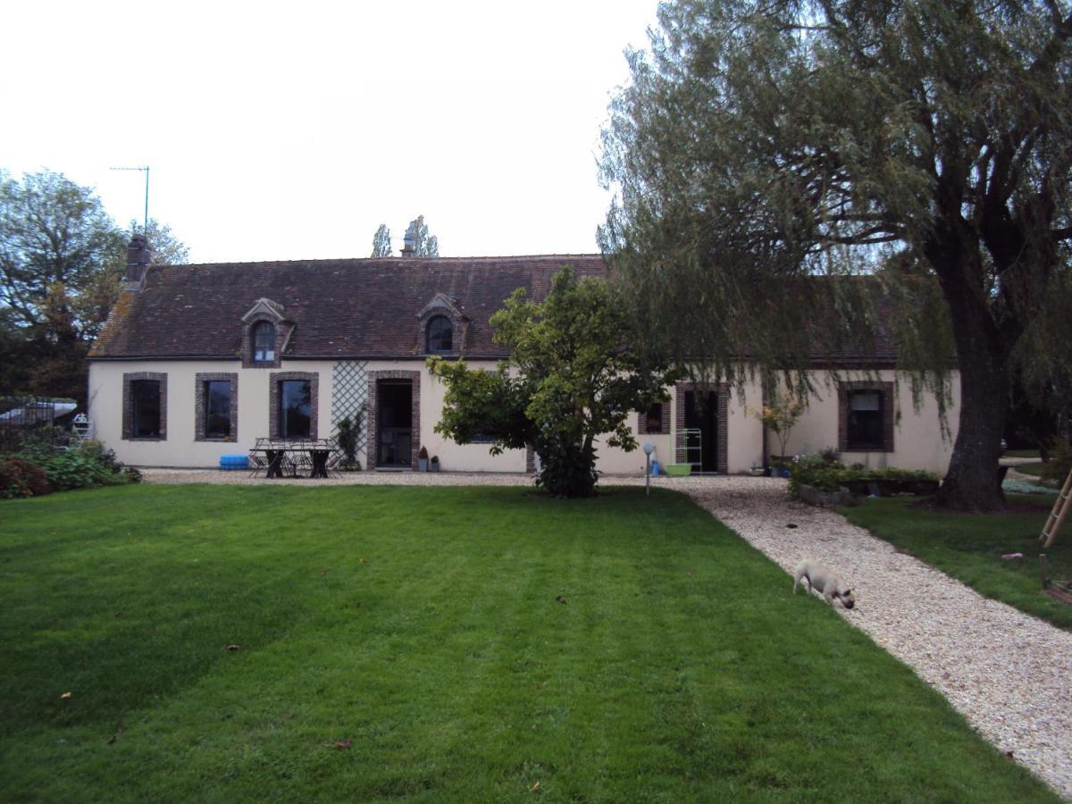 La Pastorale Bed & Breakfast La Puisaye ภายนอก รูปภาพ