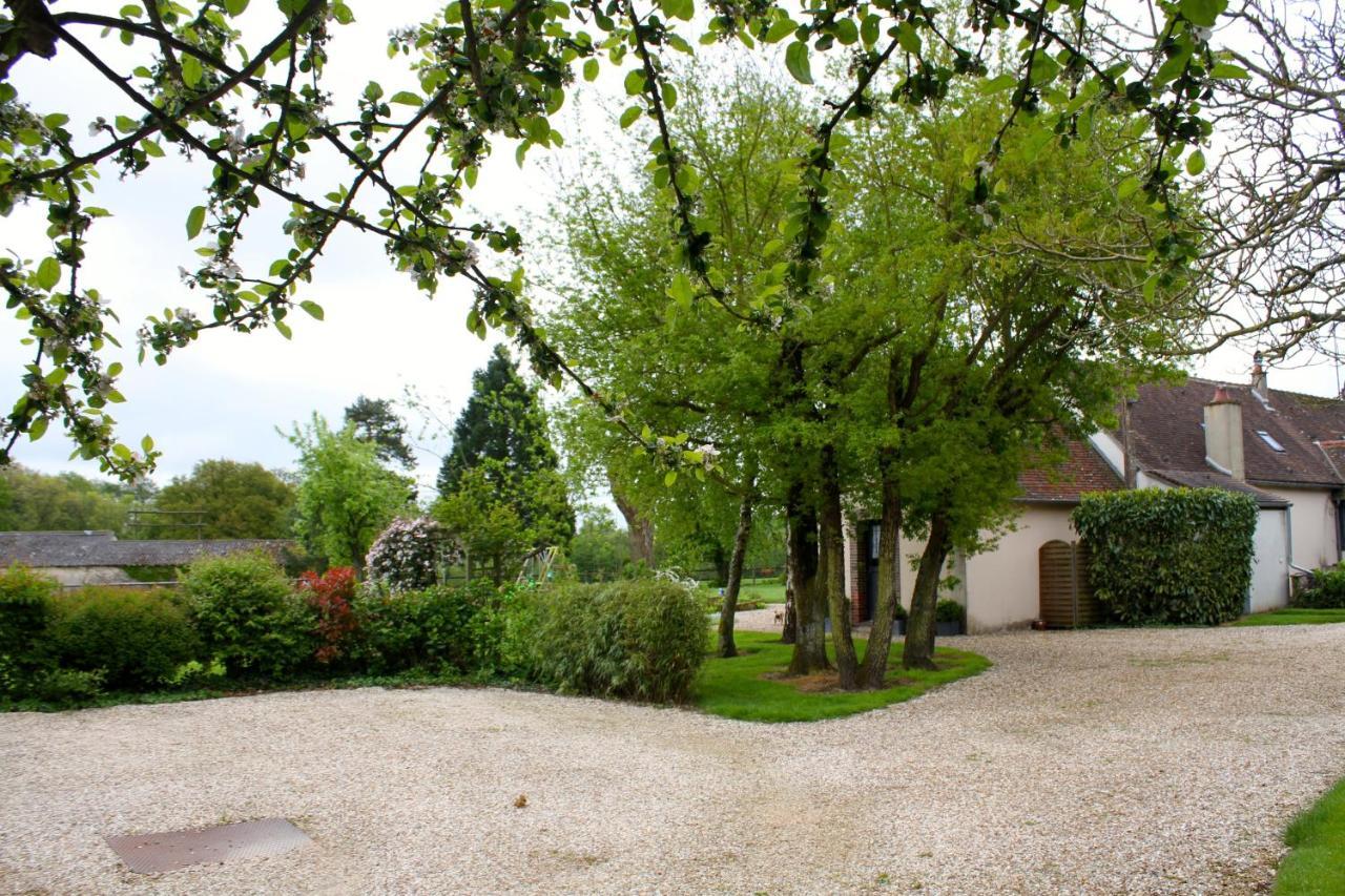 La Pastorale Bed & Breakfast La Puisaye ภายนอก รูปภาพ